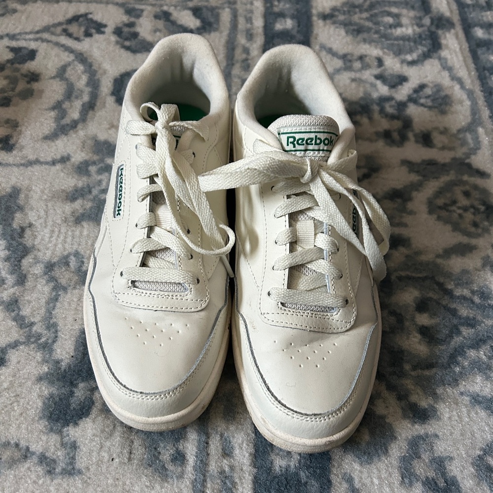 Reebok Sneakers